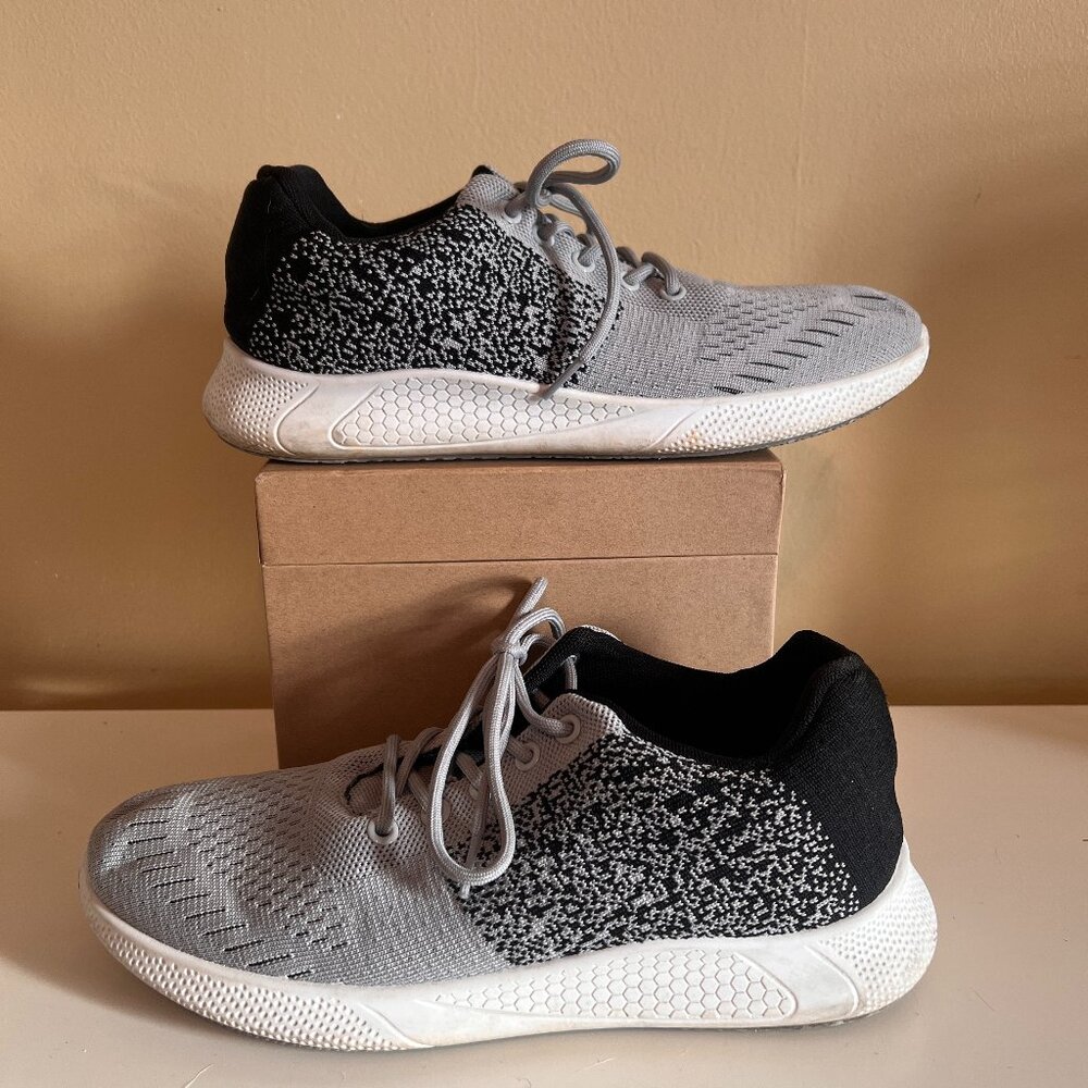 Black/Gray Adrienne Vittadini Marathon Comfort Sneakers 9.5